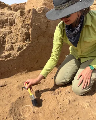 Lyman uncovering ceramic vessels